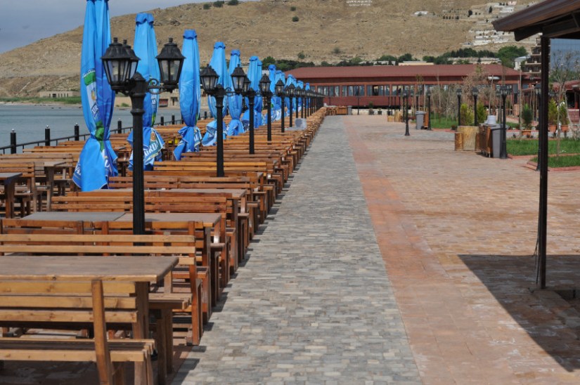 Tables at the restaurant